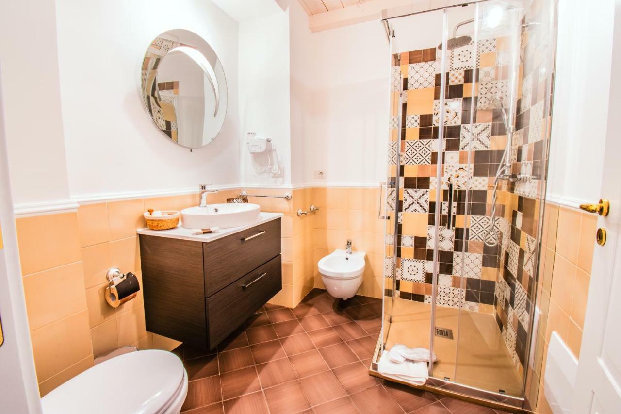 Domus Sibyllina, Galleria Umberto I Neapol Zewnętrze zdjęcie